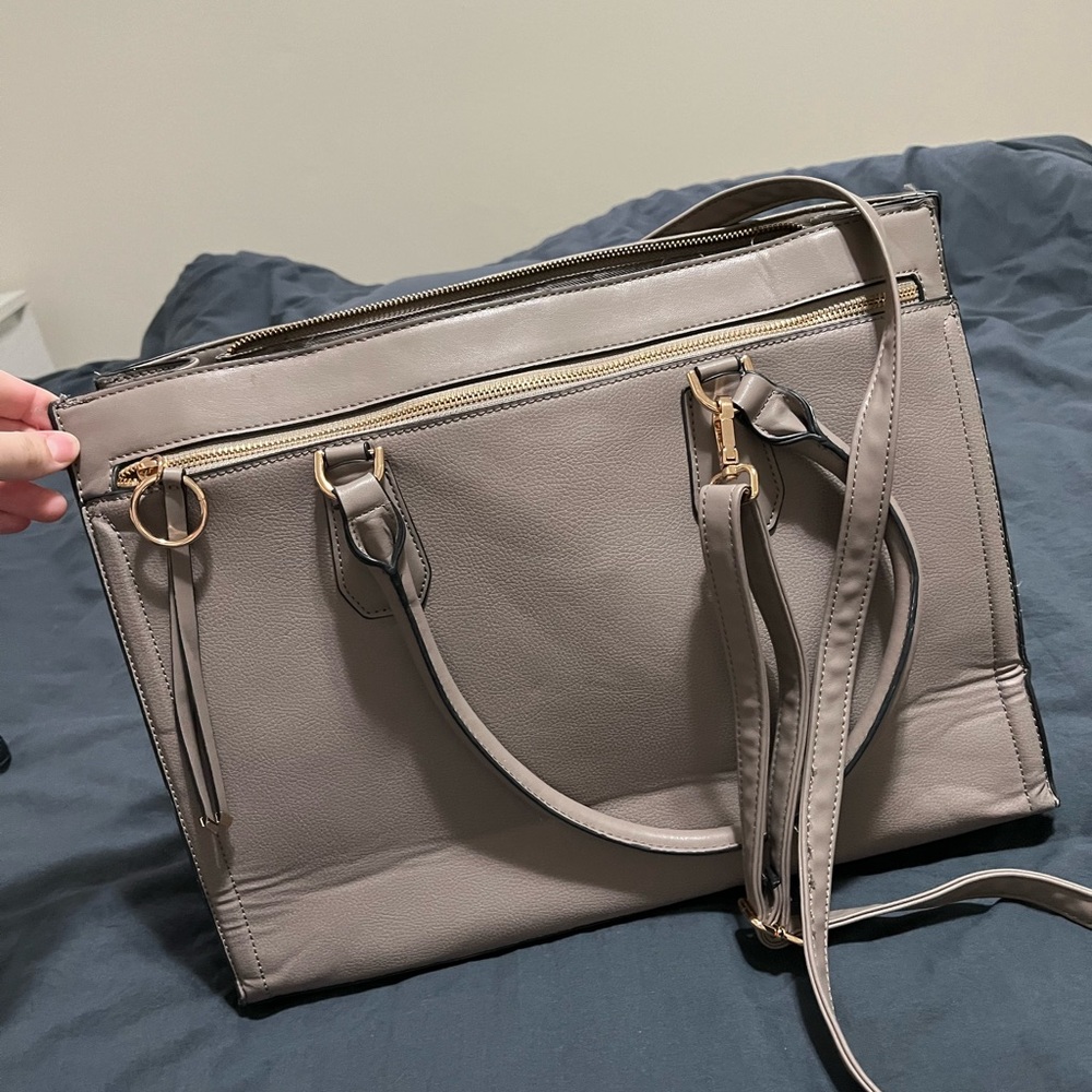 Grey tote bag with crossbody strap